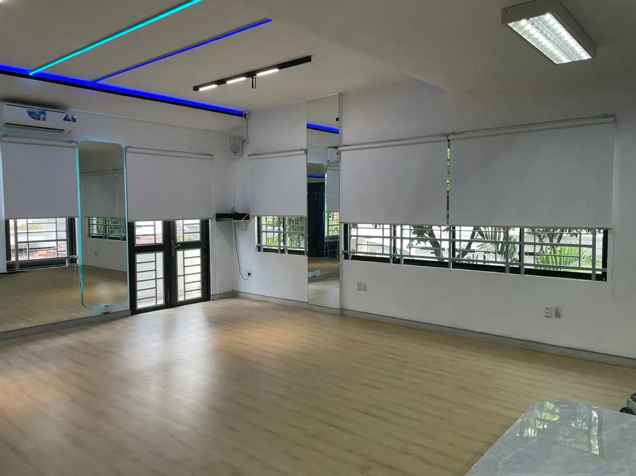 public/projects/Rèm cuốn cản nắng cho anh Trai phòng GYM quận 2 - 3.webp